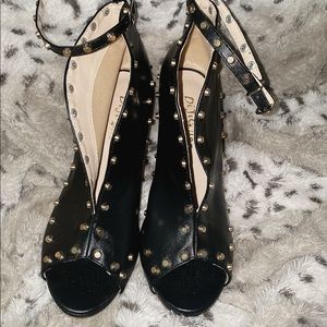 Black straps heels with studs